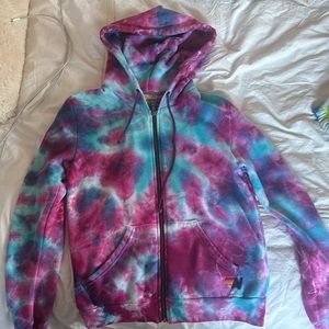 Selling because it is too small on me